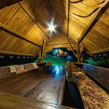 Feriested Karpatska *