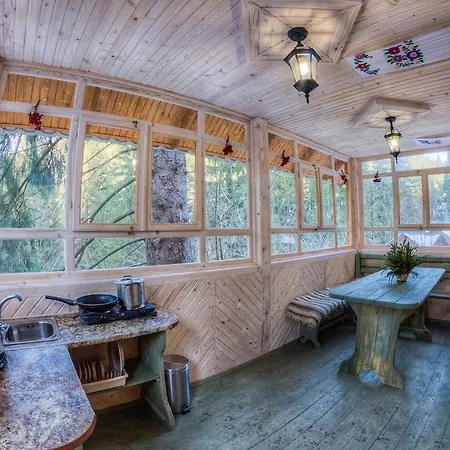 Feriested Karpatska *